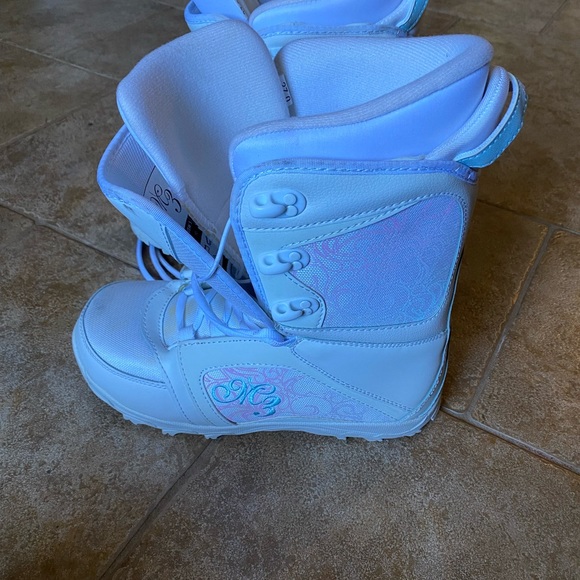 Womens m3 snowboard boots - Picture 3 of 10